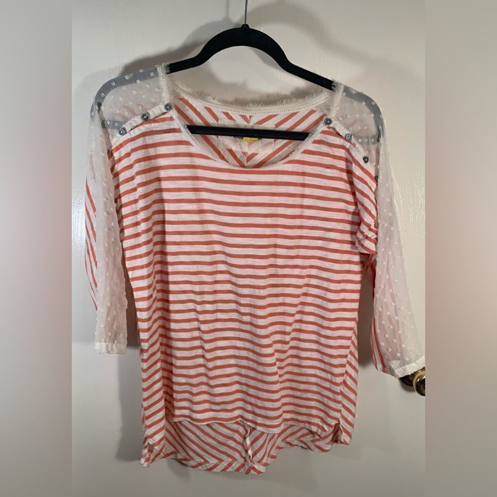 Little yellow button EUC coral/white striped lace shoulder top Size medium